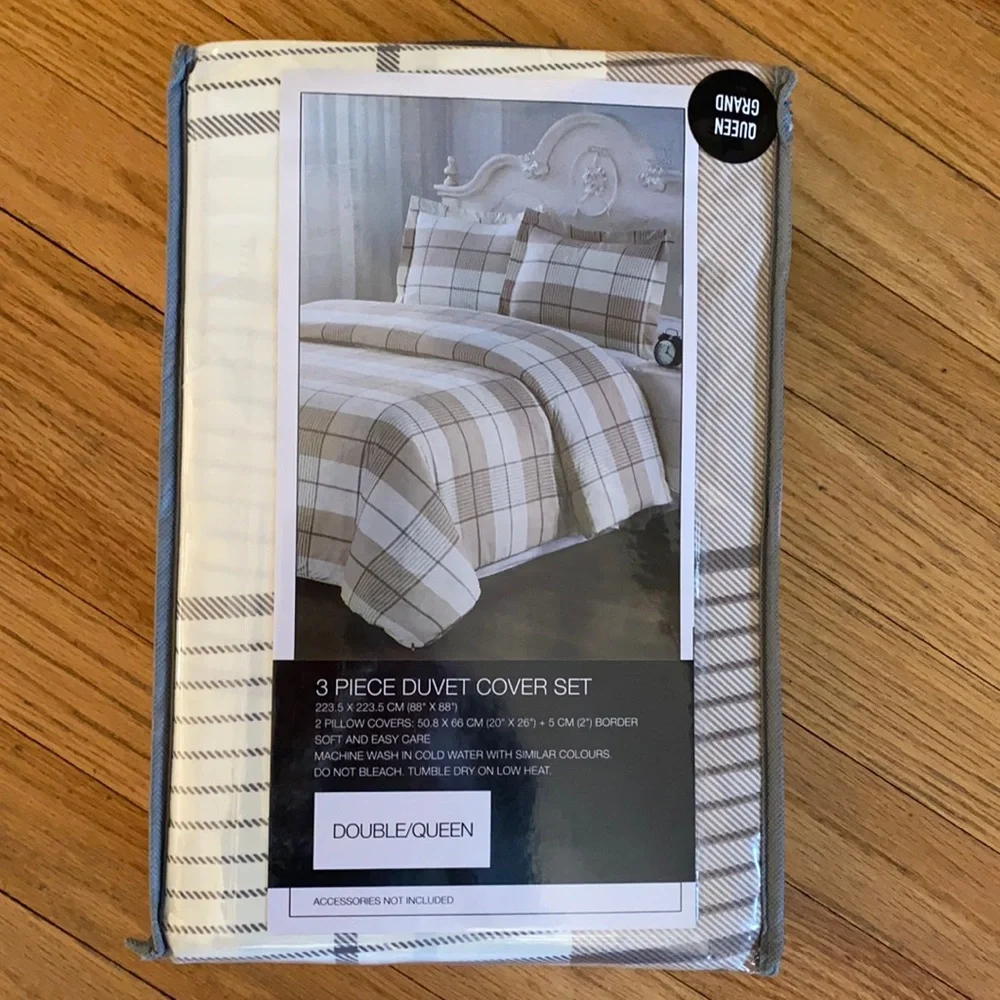 NEW! Queen Duvet Set, in Original Package